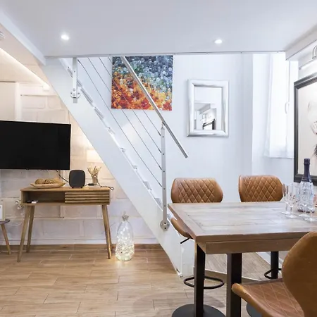Apartment La Diva Du Festival - 12 Mn A Pied Palais & Plages - Cosy & Calme - Clim - Wifi - Parking Prive