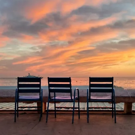 Apartment La Diva Du Festival - 12 Mn A Pied Palais & Plages - Cosy & Calme - Clim - Wifi - Parking Prive Cannes